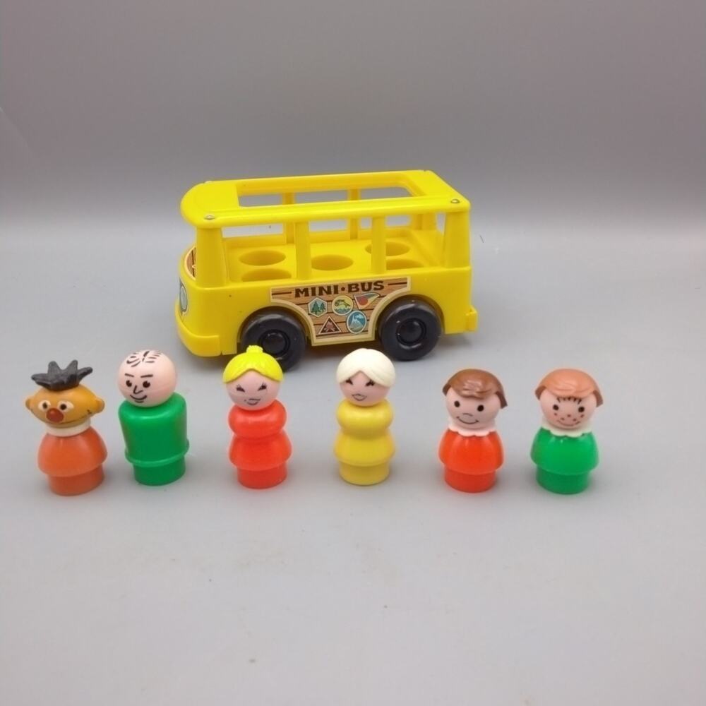 Vintage 1969 Fisher Price Little People Mini Bus 6 People #141